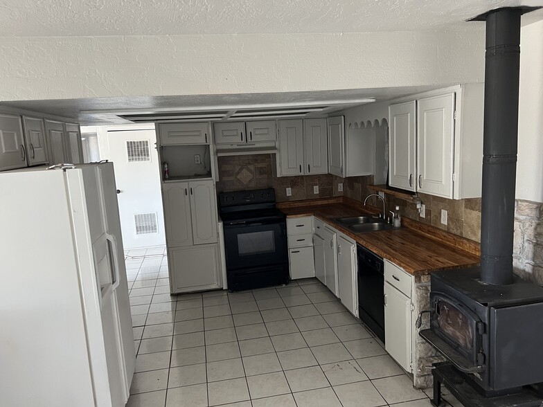 Building Photo - 7154 N 3000 W