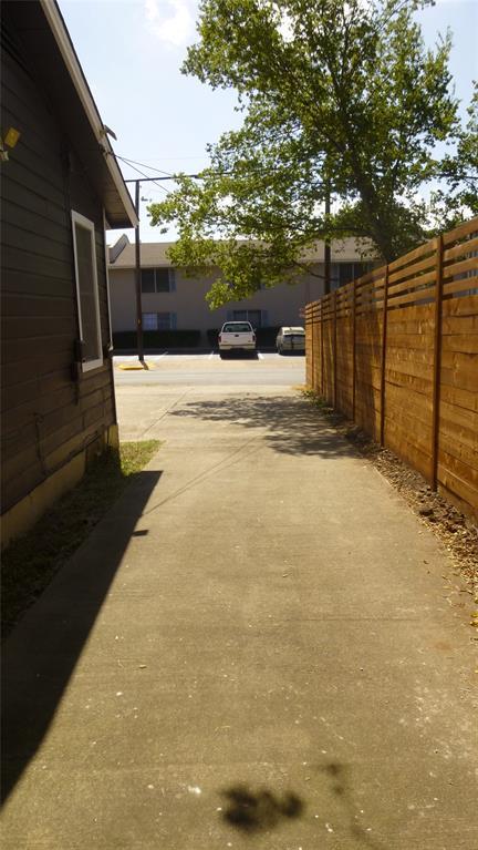 Building Photo - 4508 Bennett Ave
