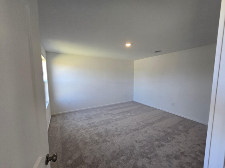 Building Photo - 25721 John Wayne Dr