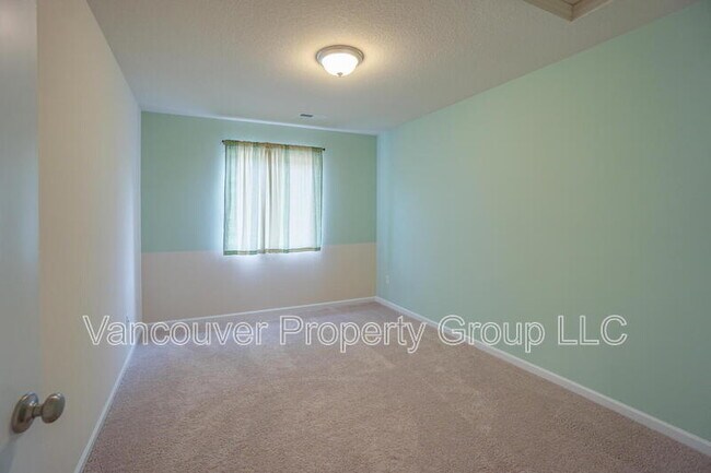 Building Photo - 2273 S Red Tail Loop