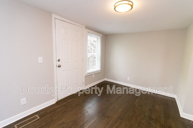 Building Photo - 612 Druid Ln