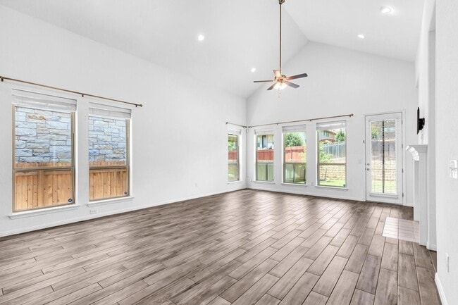Building Photo - 2907 Zelma Dr