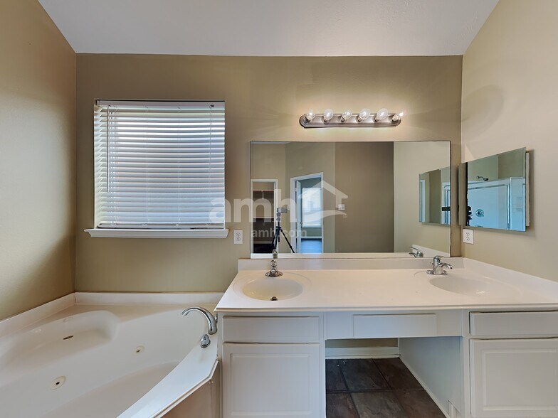 Building Photo - 3493 Cedar Prairie Dr