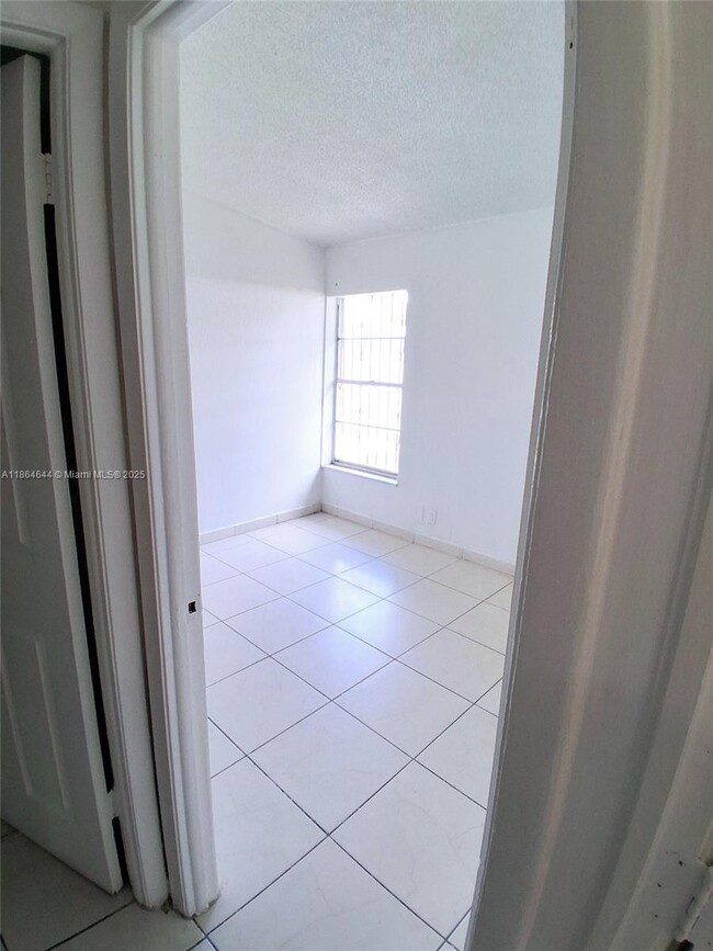Building Photo - 20769 NW 41st Ave