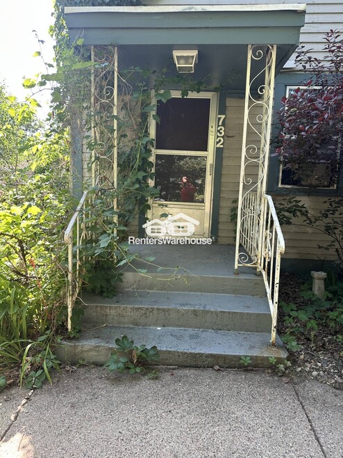 Building Photo - 732 19th St