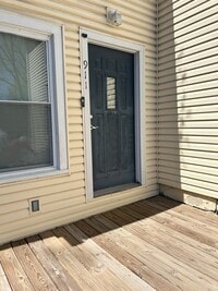 Building Photo - 909-911 Connecticut