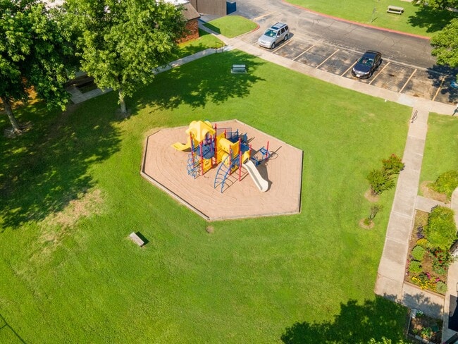 Building Photo - 1 Bedroom, 1 Easy Utility Fee — Stress-Free Living