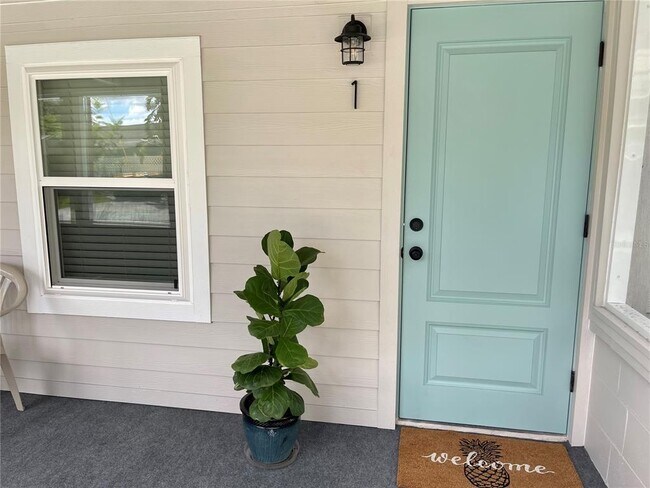 Building Photo - 1357 Lakeshore Dr