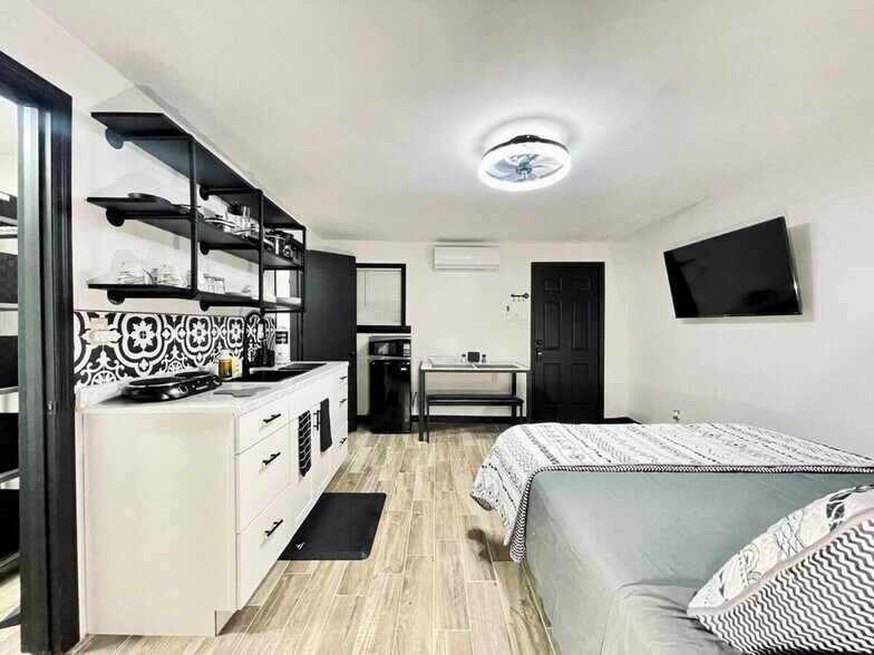 Building Photo - 1731 Grayson Dr