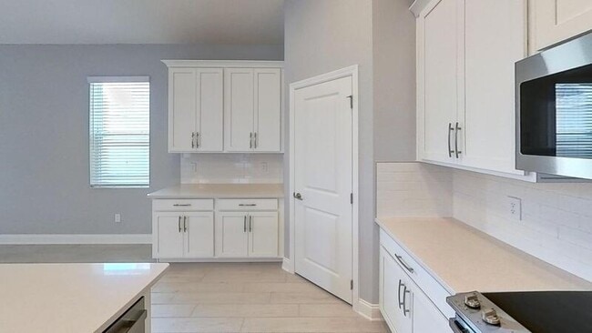 Building Photo - 640 Becklow St