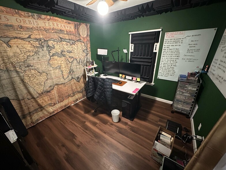 Building Photo - 4233 Fryer St