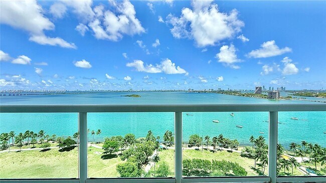 Building Photo - 1800 N Bayshore Dr