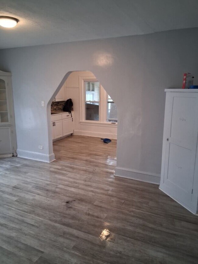Building Photo - 4008 Ardmore Ave