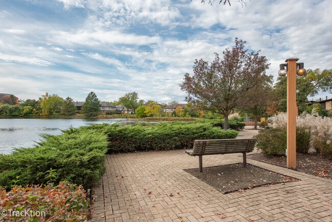 Building Photo - 6147 Knoll Wood Ct