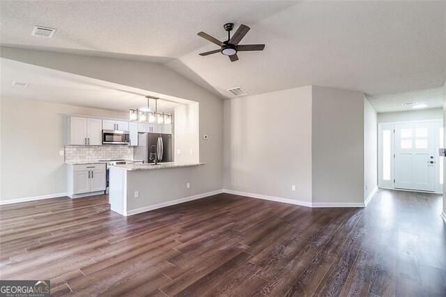 Building Photo - 1216 Dylan Way