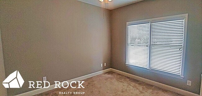 Building Photo - Beautiful 4 BR,  2.5 Bath Home in Oak Mountain School District Available Now