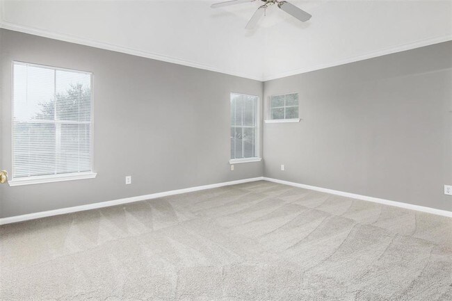 Building Photo - 2117 Enchanted Lake Dr