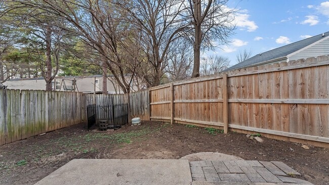 Building Photo - "Cozy 2-Bedroom Duplex Retreat on East Dra...