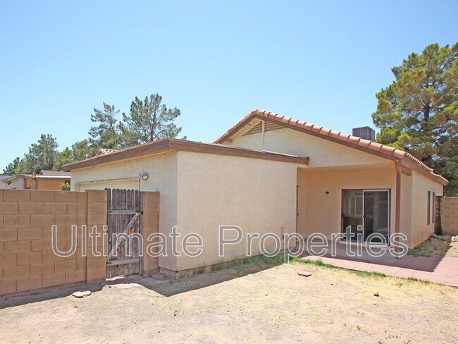 Building Photo - 273 N Concord St