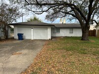 Building Photo - 1115 Westmoreland Dr