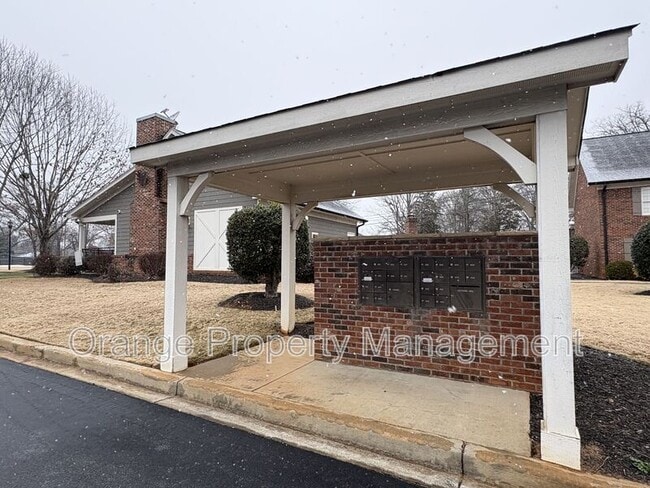 Building Photo - 209 Calhoun St