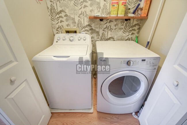 Building Photo - 7497 Charrington Ct