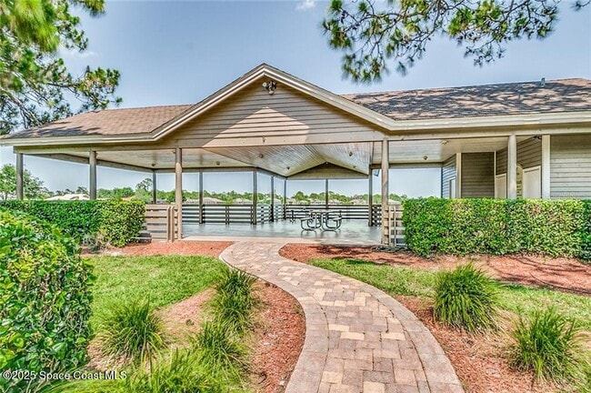 Building Photo - 3711 Peacock Dr
