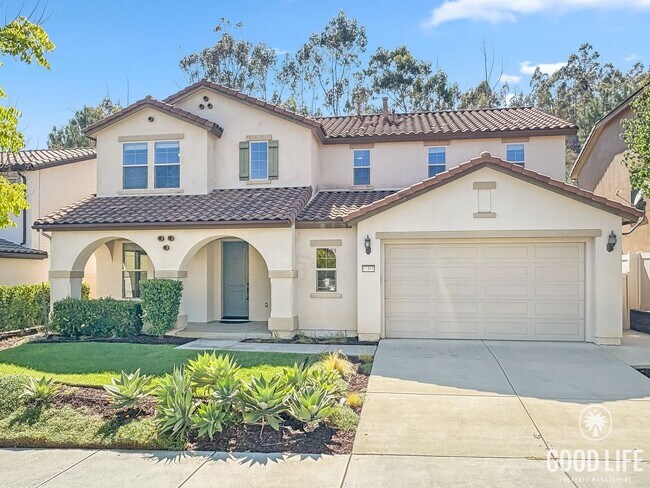 Primary Photo - Stunning Home with Modern Comforts Spaciou...