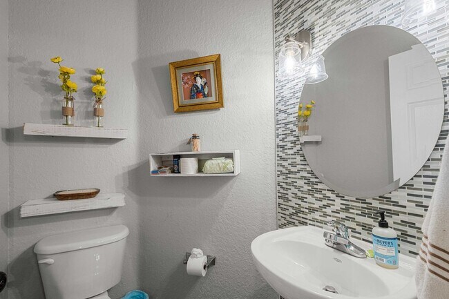 Building Photo - Lake Jovita Home for Rent