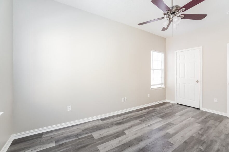 Building Photo - 7118 Turtle Lagoon Row