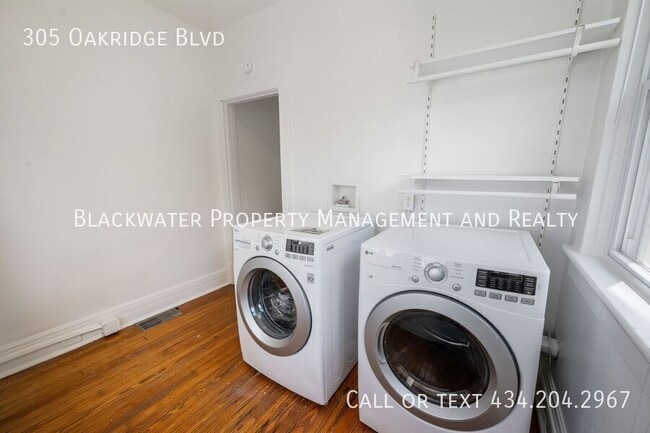 Building Photo - 305 Oakridge Blvd
