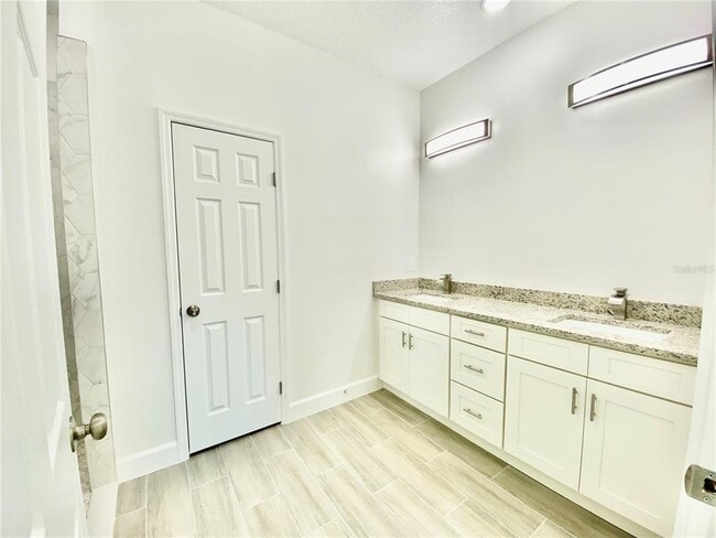 Building Photo - 10002 Massey St