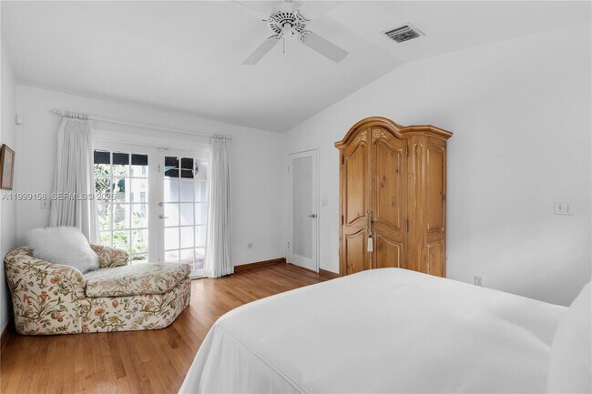 Building Photo - 4072 Park Ave