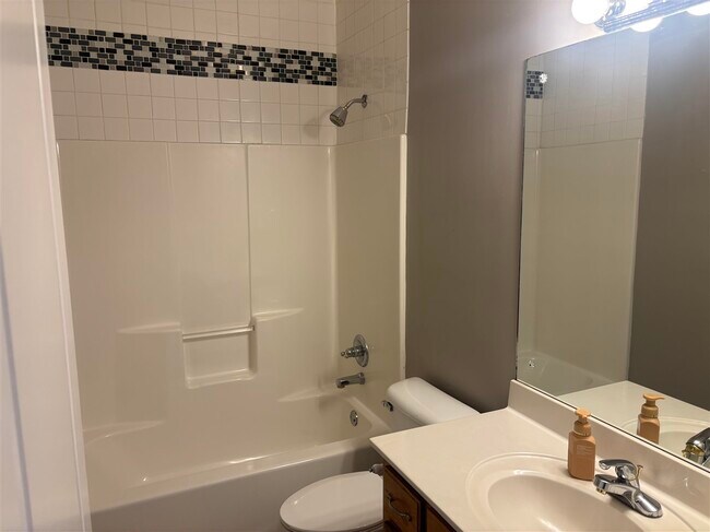 Building Photo - 2616 Danhaven Dr