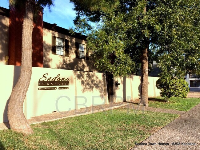 Building Photo - 5330 Kenosha Ave