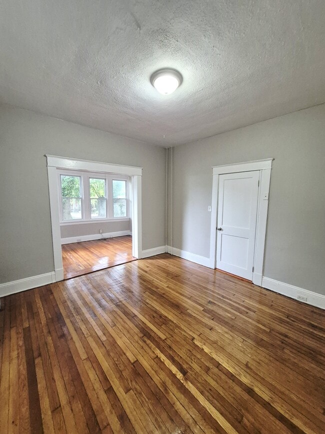 Building Photo - 3017 Dill Ave