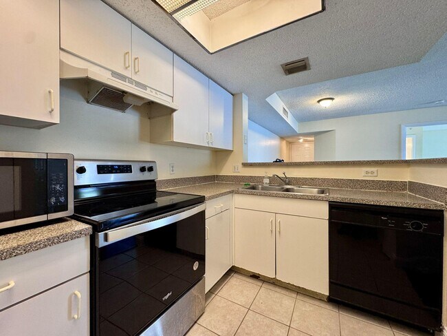 Building Photo - 5061 Wiles Rd