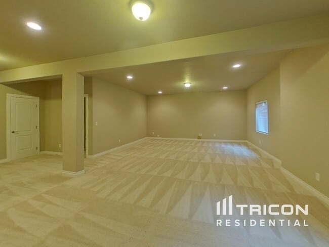 Building Photo - 7232 Rim Bluff Ln