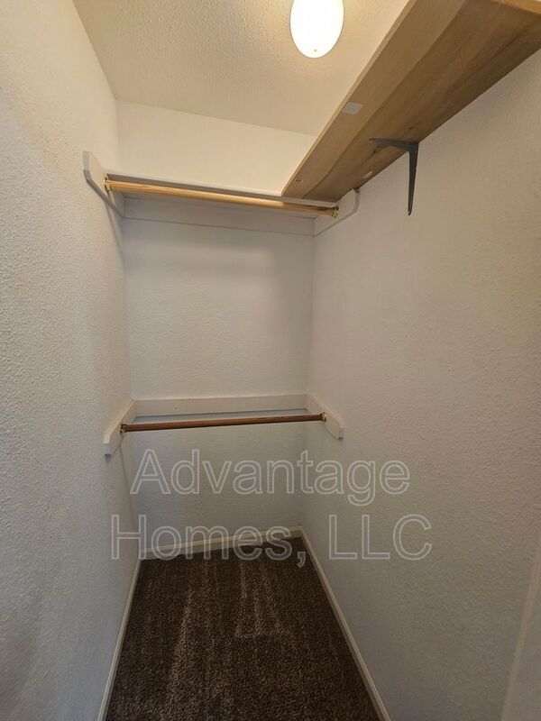 Building Photo - 801 Johnson Cir