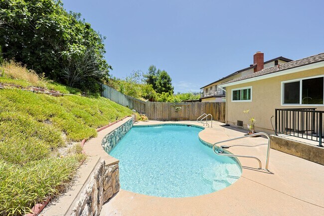 Building Photo - 4 Bed | 2.5 Bath Single-Family Home at the Base of Cowles Mountain