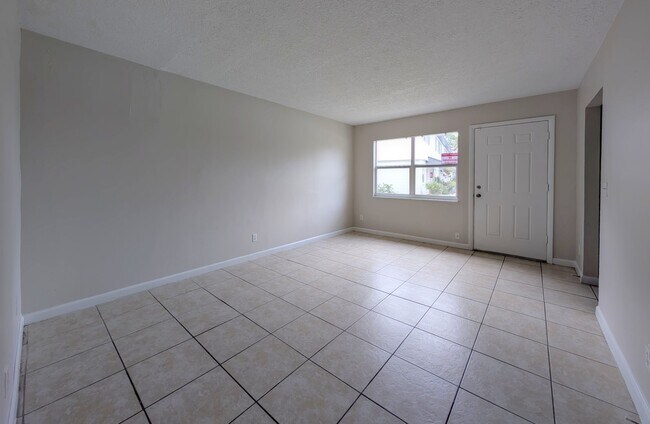 Building Photo - Yellow Pine Townhomes