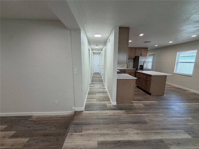 Building Photo - 301 Lesesne St