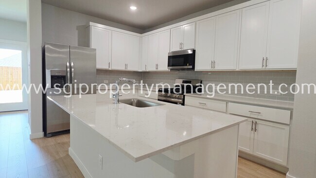 Building Photo - 3604 High Valley Dr