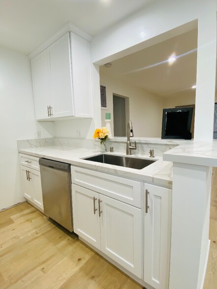 Building Photo - 8919 Longden Ave