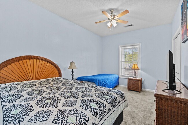 Building Photo - 120 Lazy Willow Ln
