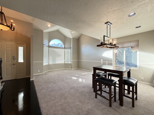 Building Photo - 3408 S Huntington Dr