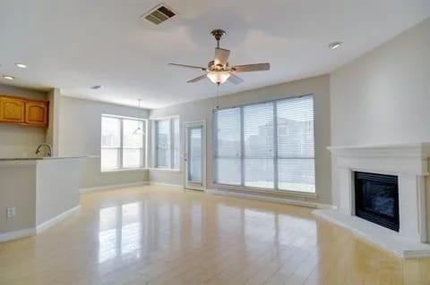 Building Photo - 8729 Sunset Trace Dr