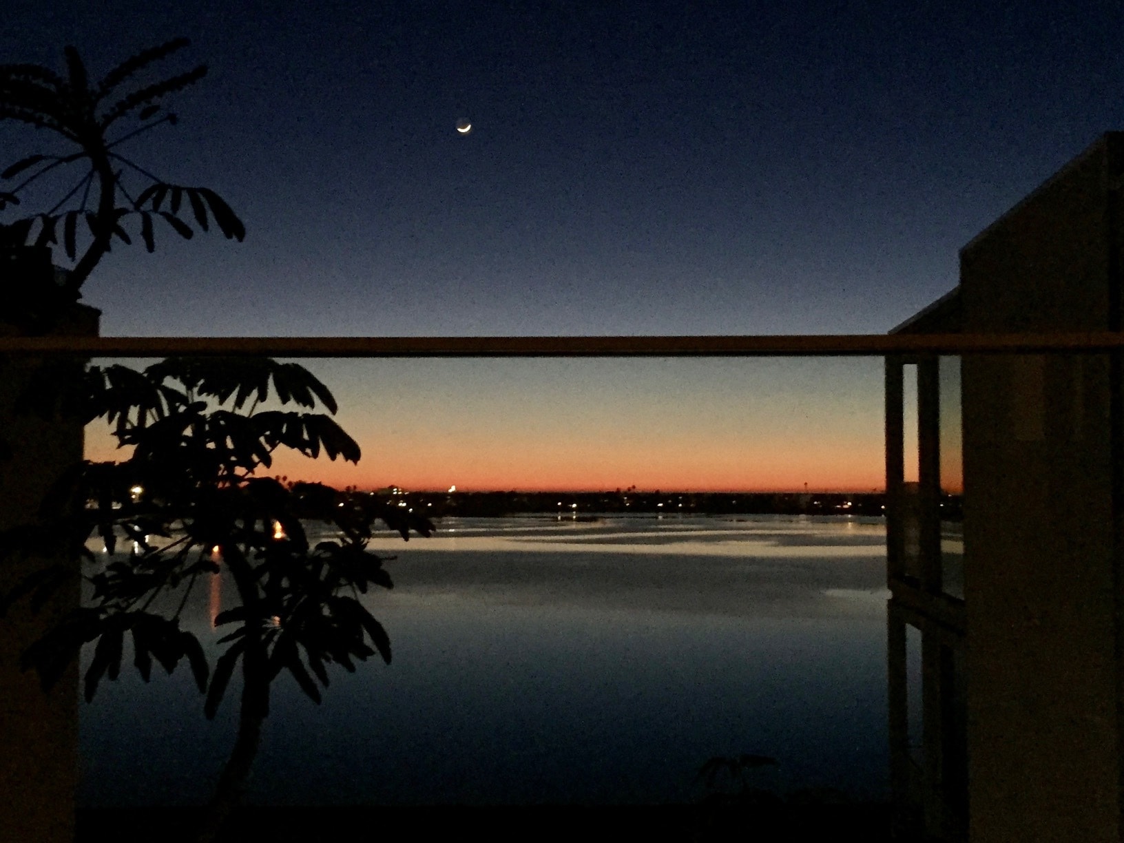 Building Photo - 3850 Riviera Dr