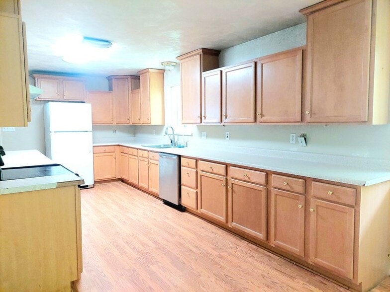 Building Photo - 175 Hobble Creek Canyon Rd