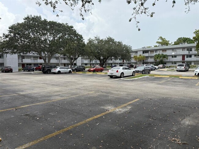 Building Photo - 8405 NW 61st St